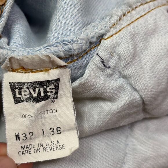 Levi's Vintage High Rise Cut Off Shorts - Picture 2 of 9